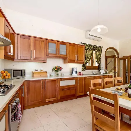 בית כפרי The Olives