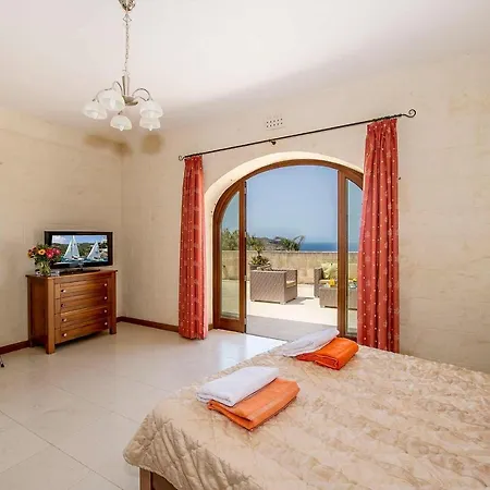 The Olives * סן לורנץ